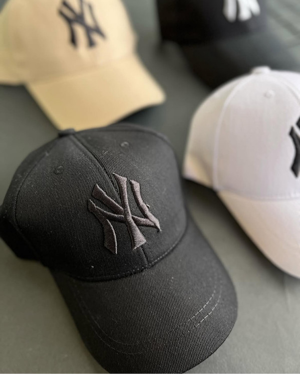 کلاه مشکی با ارم مشکی