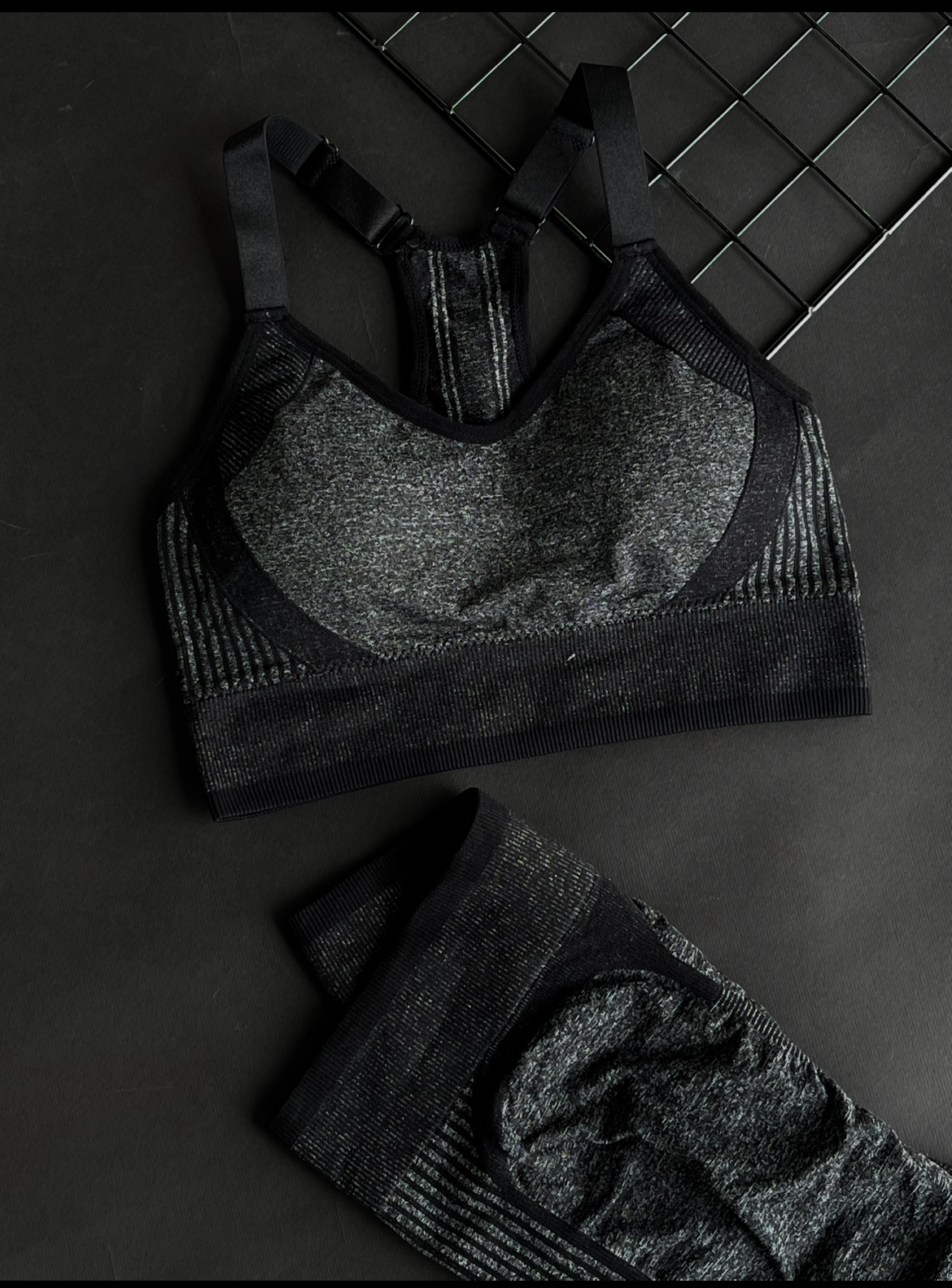 طوسی تیره با مشکی